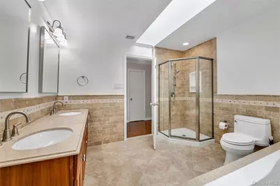 42 Windsor Gate Drive, New Hyde Park, NY 11040 - Photo 17