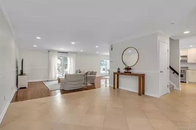 42 Windsor Gate Drive, New Hyde Park, NY 11040 - Photo 3