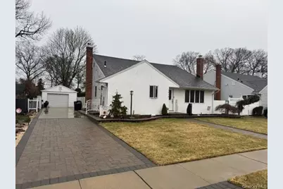 3914 Maplewood Drive, Seaford, NY 11783 - Photo 3