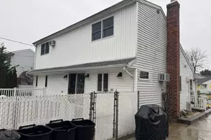 3914 Maplewood Dr, Seaford, NY 11783 - Photo 5