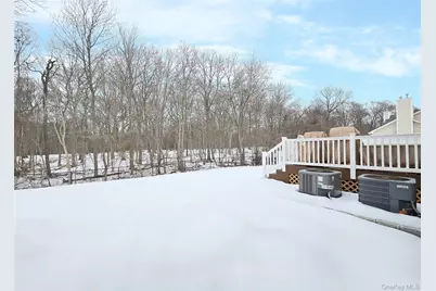 120 Kettles Lane, Medford, NY 11763 - Photo 27