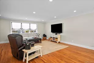 299 Stratton Rd, New Rochelle, NY 10804 - Photo 7