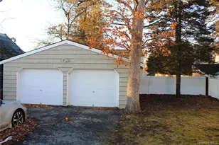 15 Maple St, West Babylon, NY 11704 - Photo 17