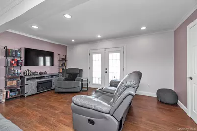 528 Carpenter Avenue, Oceanside, NY 11572 - Photo 5