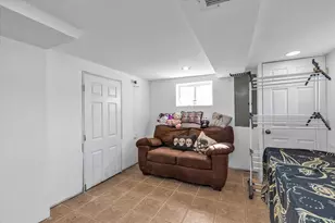 528 Carpenter Ave, Oceanside, NY 11572 - Photo 15