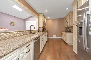 528 Carpenter Ave, Oceanside, NY 11572 - Photo 3