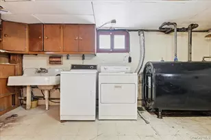 82-59 263rd St, Floral Park, NY 11004 - Photo 31