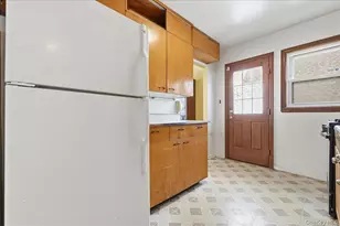 82-59 263rd St, Floral Park, NY 11004 - Photo 17