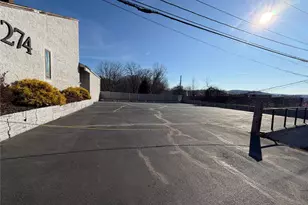 2 N Strawberry Hill Ln, West Nyack, NY 10994 - Photo 5