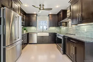 798 Connecticut View Dr, Oyster Bay, NY 11771 - Photo 9