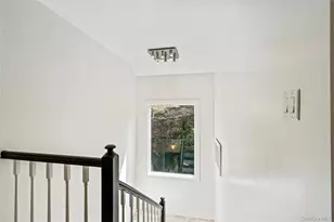 798 Connecticut View Dr, Oyster Bay, NY 11771 - Photo 17