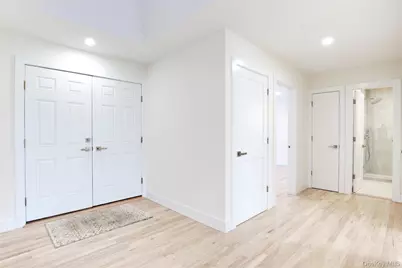 29 Woodland Drive, Roslyn, NY 11576 - Photo 3