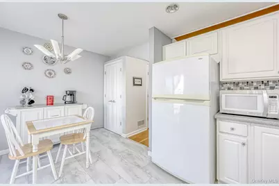 88 Crystal Hill Drive, Pomona, NY 10970 - Photo 9