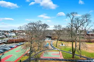 100 Sheldrake Pl, Mamaroneck, NY 10543 - Photo 23