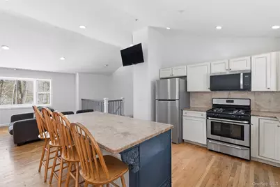 153 S Pascack Road, Nanuet, NY 10954 - Photo 7