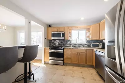 24 Willets Avenue, Syosset, NY 11791 - Photo 5