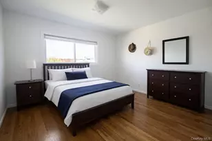 24 Willets Ave, Syosset, NY 11791 - Photo 15