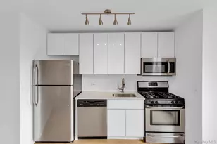 345 E 93rd St, New York, NY 10128 - Photo 9