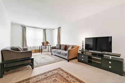 141-05 Pershing Crescent #516, Briarwood, NY 11435 - Photo 7