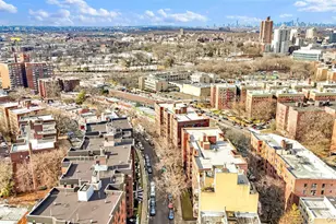 141-05 Pershing Crescent, Briarwood, NY 11435 - Photo 31