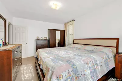 141-05 Pershing Crescent #516, Briarwood, NY 11435 - Photo 19