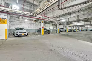 141-05 Pershing Crescent, Briarwood, NY 11435 - Photo 27