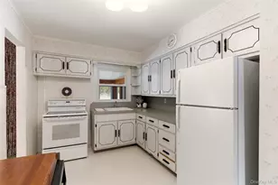 3 Bayberry Dr, Plainview, NY 11803 - Photo 15