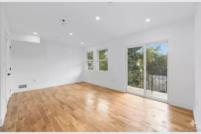 1116 Blake Avenue, Brooklyn, NY 11208 - Photo 5