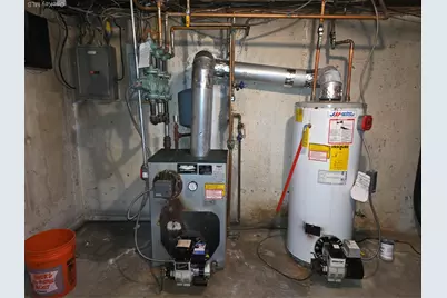 250 Overton Street, Deer Park, NY 11729 - Photo 33