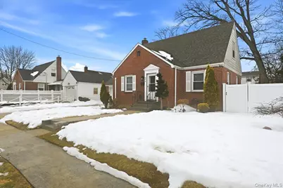 846 Harrison Street, West Hempstead, NY 11552 - Photo 3