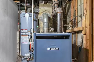 42-28 189th St, Flushing, NY 11358 - Photo 13