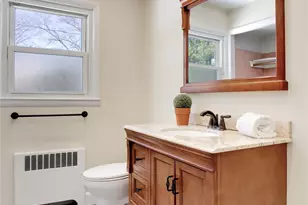 27 Avalon Rd, Garden City, NY 11530 - Photo 19