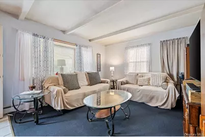 122 Balsam Lane, Levittown, NY 11756 - Photo 5