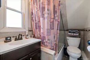 122 Balsam Ln, Levittown, NY 11756 - Photo 15