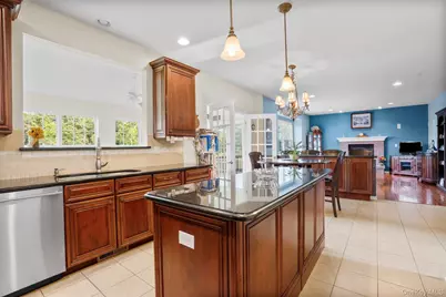 653 Creekside Lane, Fishkill, NY 12524 - Photo 7