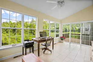 653 Creekside Ln, Fishkill, NY 12524 - Photo 13