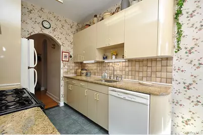 143 Garth Road #4D, Scarsdale, NY 10583 - Photo 7