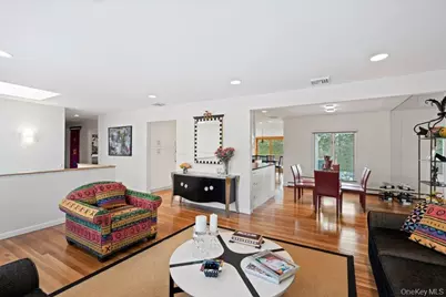 31 Prescott Place, Old Bethpage, NY 11804 - Photo 9