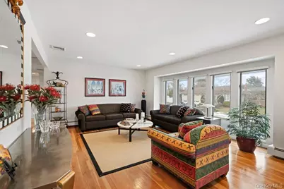 31 Prescott Place, Old Bethpage, NY 11804 - Photo 5