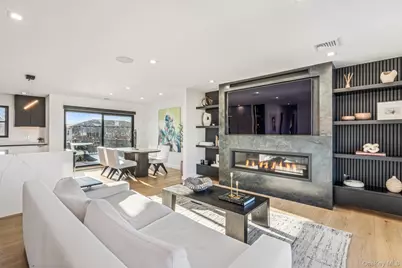 3000 Holiday Park Drive, Merrick, NY 11566 - Photo 5