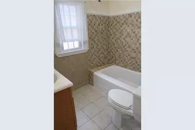 [Address not provided], Lindenhurst, NY 11757 - Photo 13