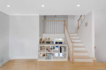 929 West Fingerboard Road, New York, NY 10304 - Photo 7