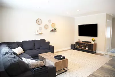 22 Berkshire Road, West Babylon, NY 11704 - Photo 5