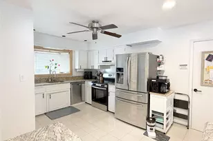 22 Berkshire Rd, West Babylon, NY 11704 - Photo 13