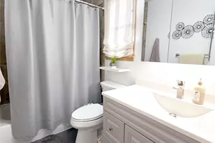 22 Berkshire Rd, West Babylon, NY 11704 - Photo 13