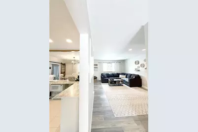 22 Berkshire Road, West Babylon, NY 11704 - Photo 9