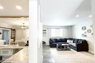 22 Berkshire Rd, West Babylon, NY 11704 - Photo 9