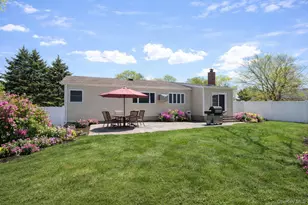 22 Berkshire Rd, West Babylon, NY 11704 - Photo 7