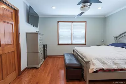 34 Pine Street, Hicksville, NY 11801 - Photo 17