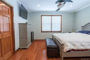 34 Pine St, Hicksville, NY 11801 - Photo 17